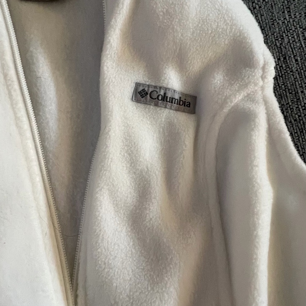 Columbia Women's Ivory Fleece Vest - Picture 3 of 3